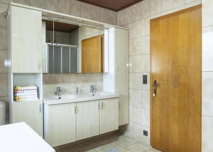 アパート Bei Steiner ヴェルグル